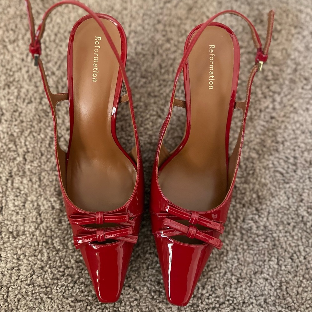 Reformation Noreen Patent Slingback Pump